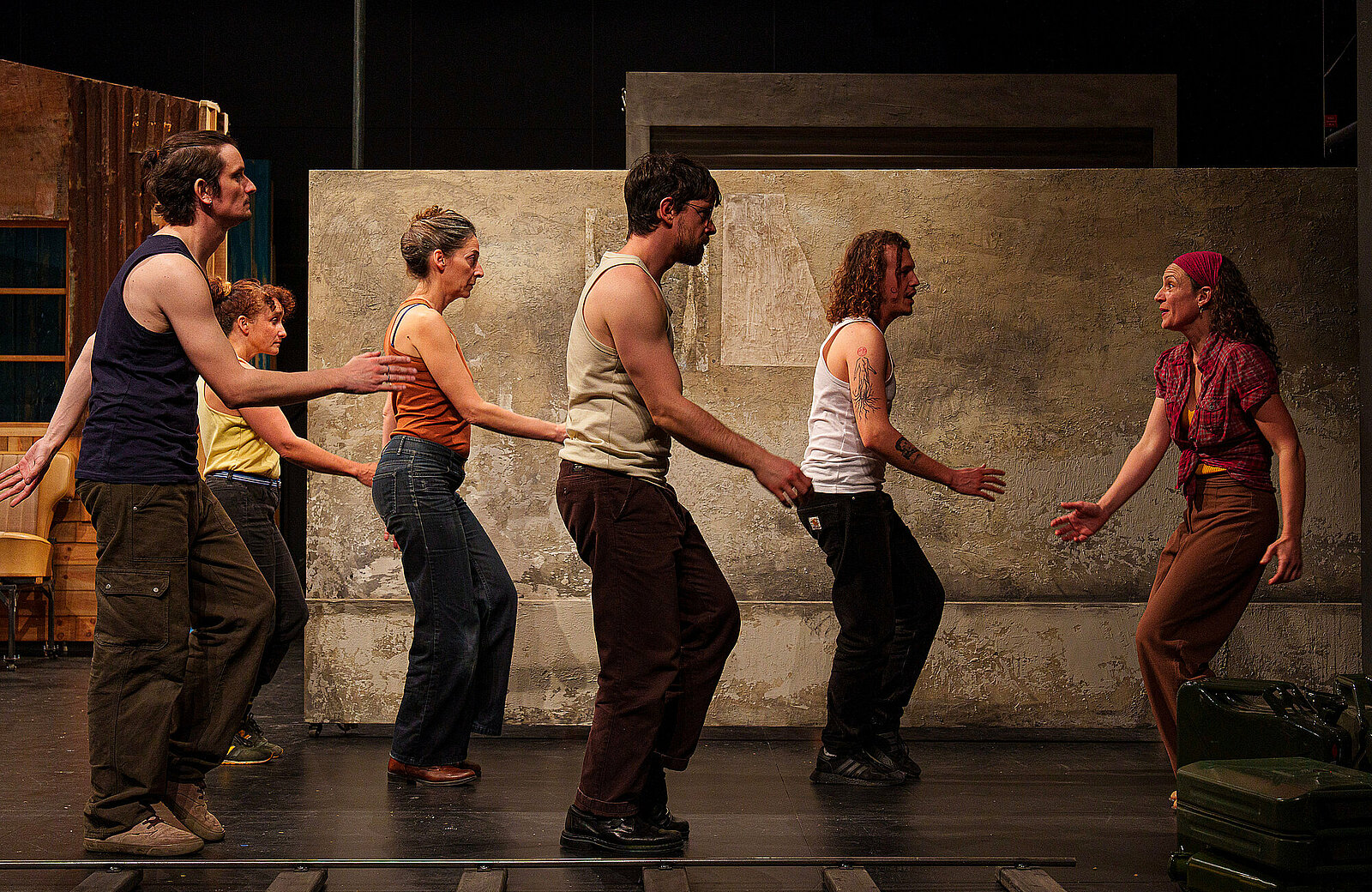 Pièce de théâtre "Avec le vent dans le dos il te poussera des ailes" présenté par la compagnie Hecho en Casa durant la saison 25/26. Crédit photo Eric Waltier