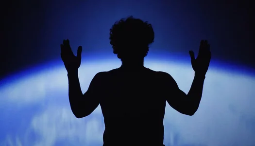 Spectacle de musical "HAL2000" présenté par la compagnie Dômes Studio. Extrait de la représentation à L'Atabal-Biarritz. Crédit photo Dômes Studio