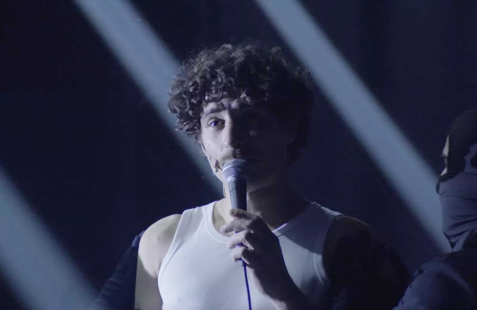 Spectacle de musical "HAL2000" présenté par la compagnie Dômes Studio. Extrait de la représentation à L'Atabal-Biarritz. Crédit photo Dômes Studio