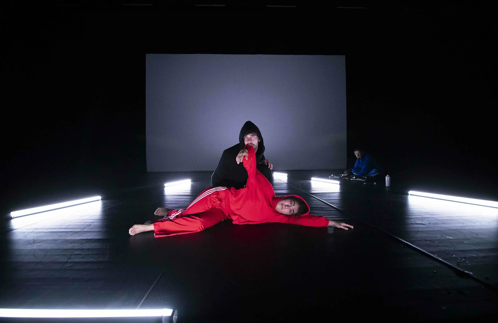 Spectacle de danse "Le Petite Chaperon Rouge" présenté par la compagnie Sylvain Huc durant la saison 24/25 de la CAPB KULTURA