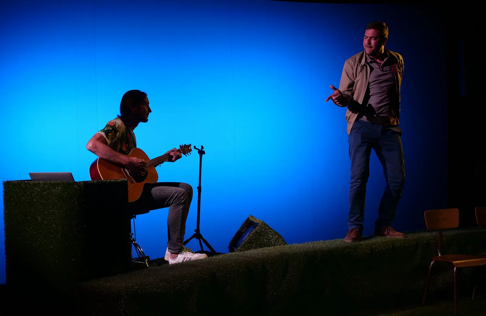 Pièce de théatre "Simon la Glandouille" présentée par la compagnie du prisme lors de la saison 24/25 de la CAPB KULTURA