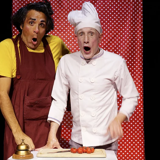 Spectacle de clown-magie "Sukaldari abileziak" présenté par la compagnie Lézard qui bougent durant la saison 25/26 de la CAPB KULTURA- crédit photo SooLee 